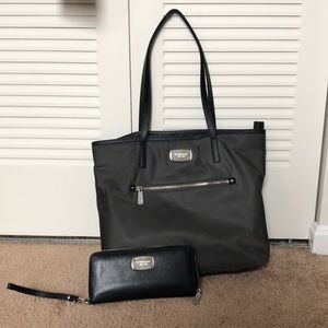 MK Wristlet and matching Tote